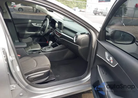 2022 Kia Forte Lxs z USA, uszkodzony, nr VIN 3KPF24AD4NE472231